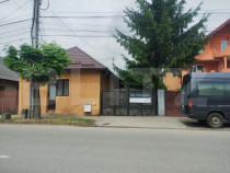 Casa de vanzare in centru, 16,5 ari teren, Nasaud