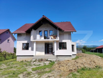 Casa individuala cu 5 camere, 200 mp, cu 24 ari teren, zona