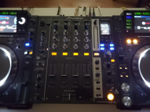 Pioneer CDJ 2000 NEXUS Pair + DJM 750 Mixer