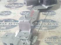 Macara geam dreapta fata Dacia Duster