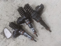 Injector Volkswagen Passat B6 1.9 2007