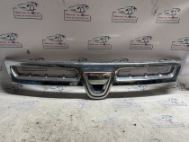 Grila bara fata Dacia Duster 2014