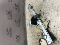 Macara geam dreapta fata Dacia Duster 2019