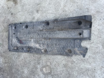 Scut lateral stanga Volkswagen Golf 5 Plus 2.0 Motorina 2009