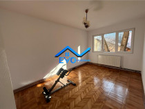 Apartament cu 4 camere, decomandat, 80 mp, zona Tatarasi