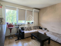 Apartament cu 3 camere, centrala proprie, zona Lipovei