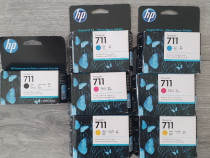Pachet cartuse HP 711 - un cartus negru + 2 seturi color