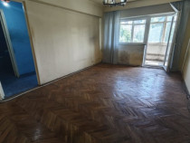 Apartament de vanzare, cu 3 camere spațios, etaj 1, zona P