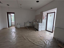 Spatiu comercial Central-tg Cucu 70 mp