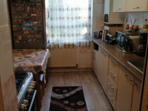 Apartament 3 camere etaj intermediar Tractorul