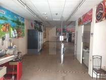 Spatiu comercial, de vanzare, parter + apartament la etaj, z