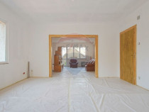 Apartament cu 3 camere de vânzare în zona Brasovul Vechi