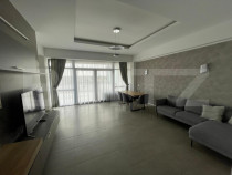 Penthouse cu 4 camere 120 mp si terasa 55 mp, zona centrala