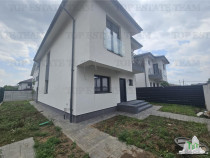 Vila lux 4 camere in Prel. Ghencea-Bragadiru
