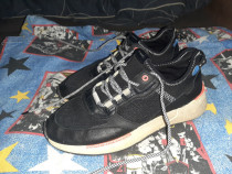 Adidasi Bershka marimea 42