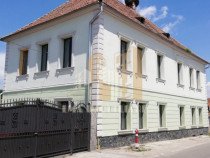 Casa,vila complet renovată central Sanpetru Brasov