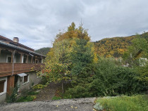 Casă solidă din cărămidă, mobilată, garaj, teren ge...