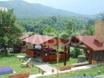 Pensiune 13 camere 16 bai sauna piscina si teren 1565 mp Cis