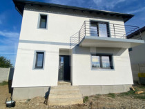Casa individuala cu 5 camere, zona Cristian