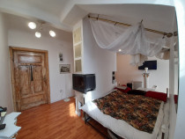 &Icirc;nchiriere garsonieră amenajată vintage, zonă ultracentrală