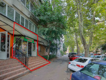 De vânzare spațiu comercial și apartament cu 1 cameră...