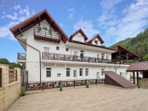 Proximitate imediata fata de Castelul Bran