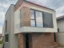 Casă / Vilă cu 4 camere de vânzare