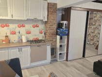 Inchiriez apartament in casa si curte in Deva, situat la etajul 1,