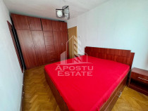 Apartament cu 3 camere, decomandat, centrala proprie, zon...
