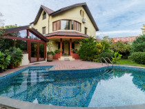 Vilă individuală cu piscină, garaj dublu • teren 766 mp