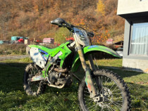 Motocicleta Kawasaki 450 4timpi