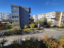 Apartament 3 camere, et. 2, în Rovinari, str. Plopilor