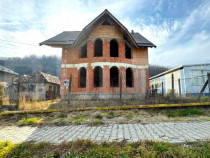 VAND CASA SI TEREN IN ARCALIA, CU TOATE UTILITATILE SI 19 AR