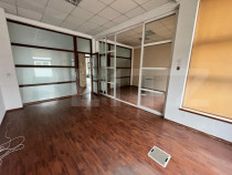 Birou 35 mp cu parcare si spatii comune, zona de Centura