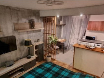 Garsoniera de v&acirc;nzare-Tractorul-Coresi