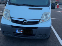 Vând Opel Vivaro 8+1