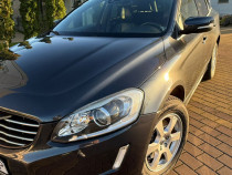 Vând Volvo XC 60.
