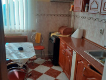 Apartament de inchuriat, 3 camere Targoviste, Piața 1 Mai