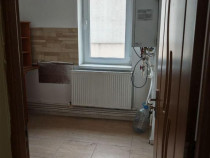 APARTAMENT 3 CAMERE DECOMANDAT ZONA PENINSULA/ PIATA OVIDIU