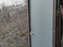 Usa de sticla interior cu rama metalica