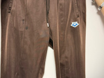 Pantaloni Arena &ndash; comozi, stil sport