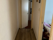 Apartament cu 3 camere de vanzare, situat in zona Inel 2 - G