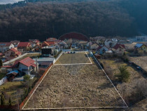 Teren de v&acirc;nzare &ndash; 2.160 mp str. Carpenului/ Bunloc