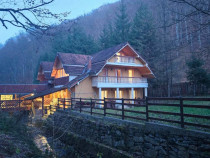 Casa/Pensiune,doua imobile &bdquo;intr-unul singur&rdquo; de vanzare, Valea Bratcu