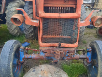 Tractor UTB 650 cu fr&acirc;ne duble