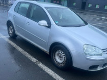 V&acirc;nd golf 5 in stare bună de funcționare