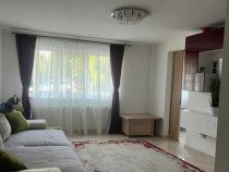 Apartament 2 camere, semidecomandat - zona Tractorul