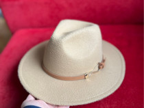 Palarie fedora noua
