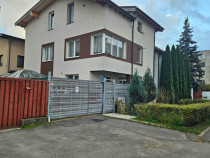 Apartament 3 camere la casa