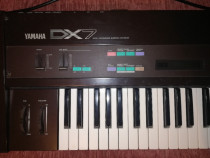 Yamaha Dx 7 clasic, impecabila ( noua).